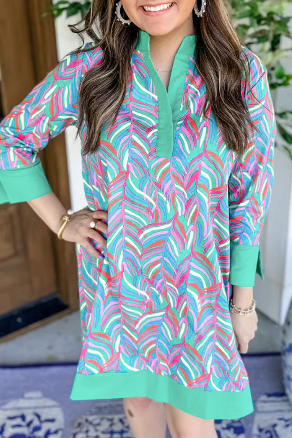 Green Abstract Print Split Neck Bracelet Sleeve Shift Dress